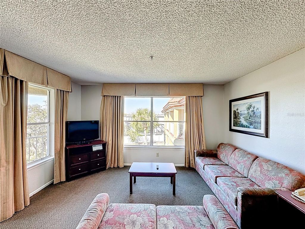 Image 21 of property listing at 6337 PARC CORNICHE DRIVE 2304, Orlando, FL 32821