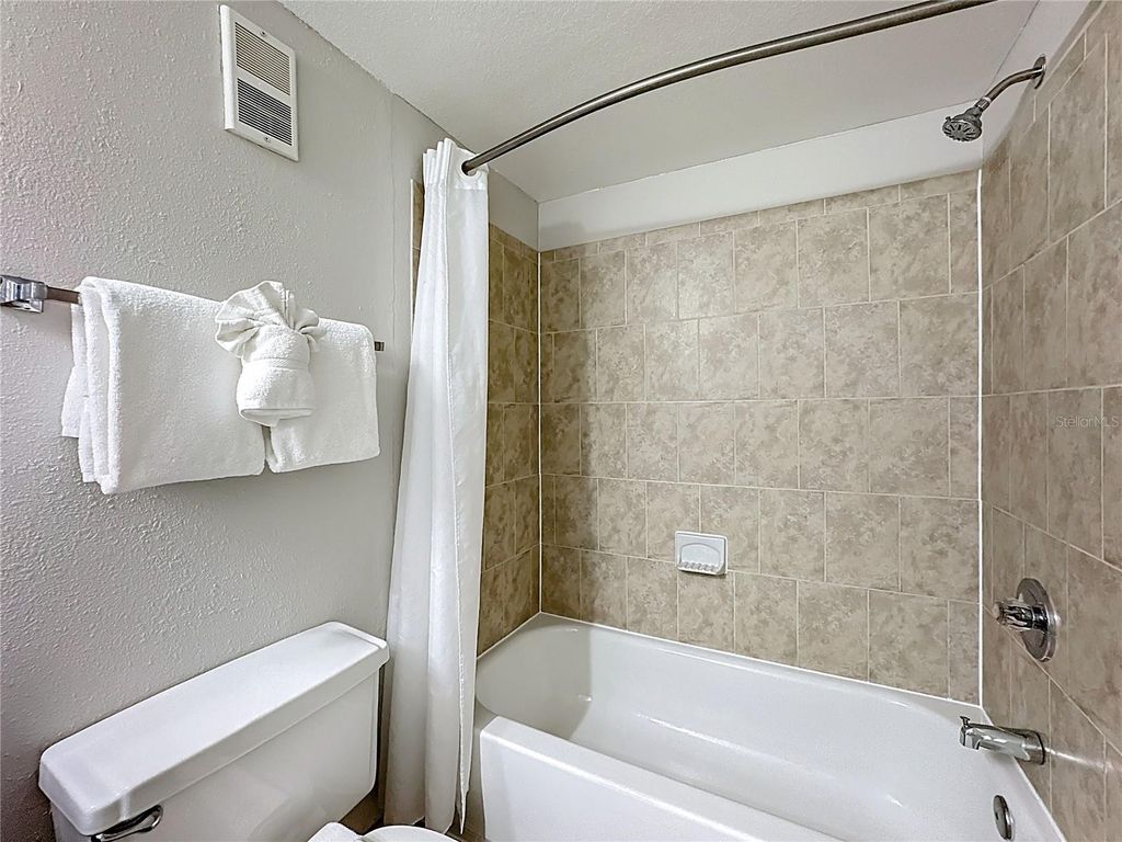 Image 29 of property listing at 6337 PARC CORNICHE DRIVE 2304, Orlando, FL 32821