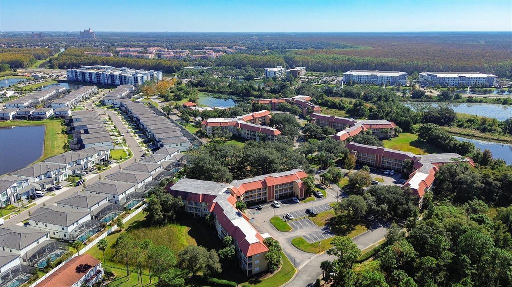 Image 4 of property listing at 6337 PARC CORNICHE DRIVE 2304, Orlando, FL 32821