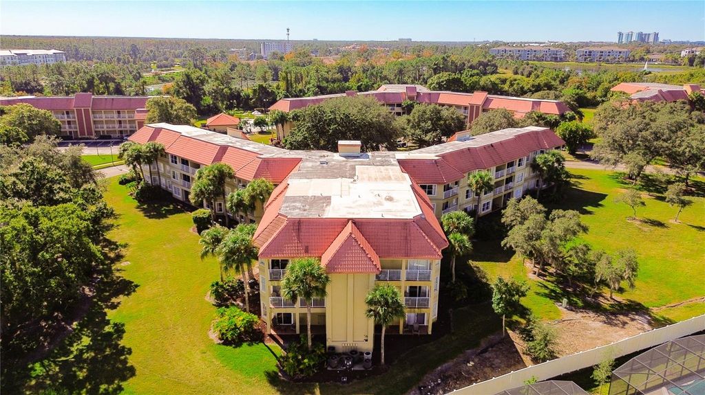 Image 39 of property listing at 6337 PARC CORNICHE DRIVE 2304, Orlando, FL 32821