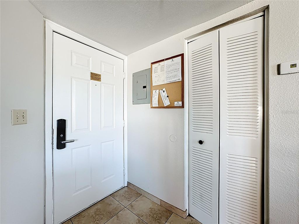 Image 8 of property listing at 6337 PARC CORNICHE DRIVE 2304, Orlando, FL 32821