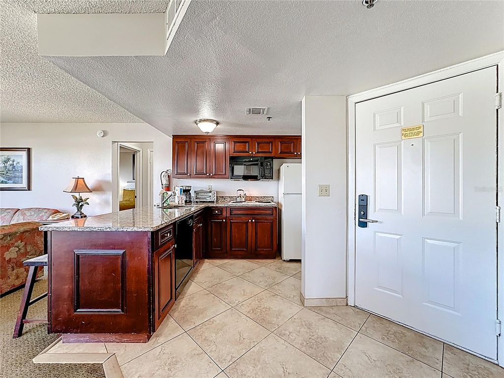 Image 9 of property listing at 6337 PARC CORNICHE DRIVE 2304, Orlando, FL 32821