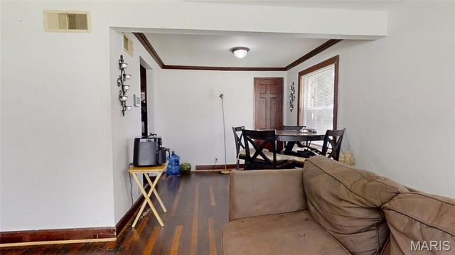 8007 Titus Road, St Louis, MO 63114