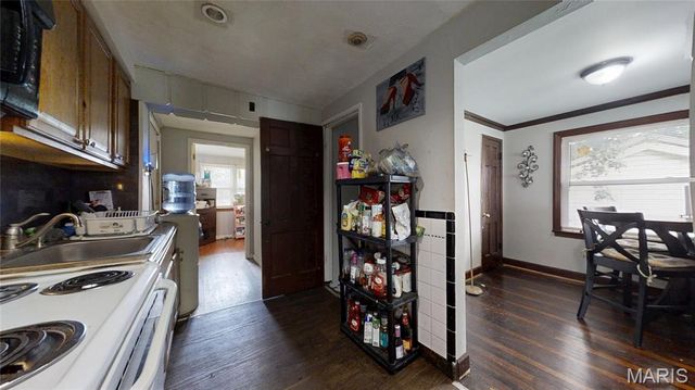 8007 Titus Road, St Louis, MO 63114