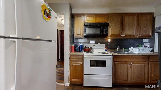 8007 Titus Road, St Louis, MO 63114