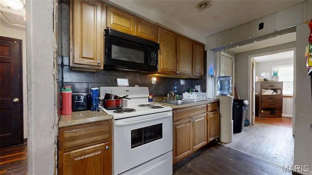 8007 Titus Road, St Louis, MO 63114
