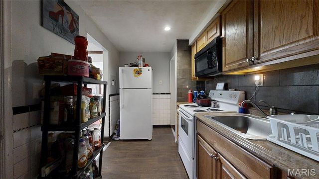 8007 Titus Road, St Louis, MO 63114