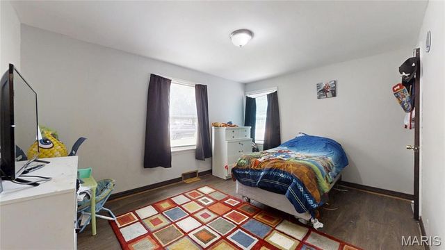 8007 Titus Road, St Louis, MO 63114