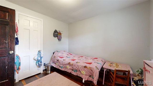 8007 Titus Road, St Louis, MO 63114