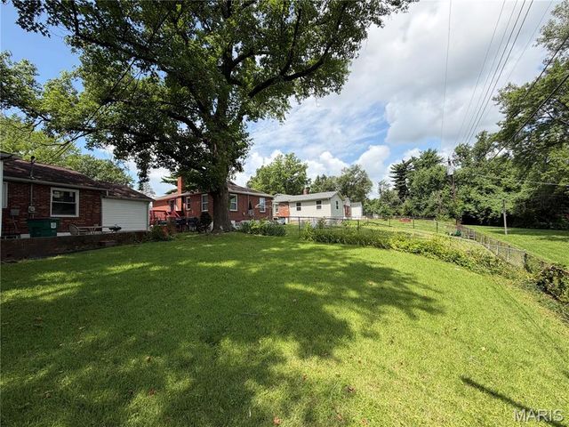 8007 Titus Road, St Louis, MO 63114
