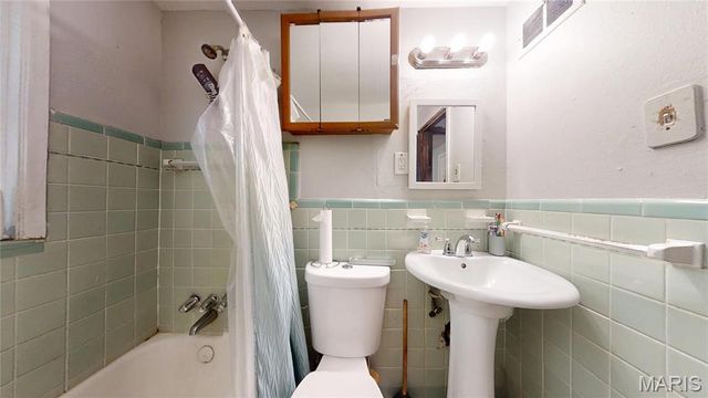 8007 Titus Road, St Louis, MO 63114