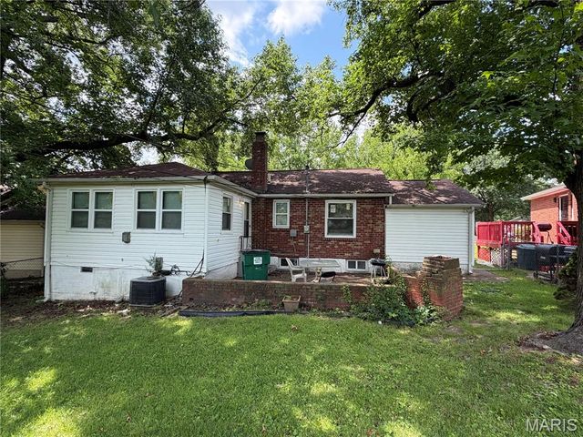 8007 Titus Road, St Louis, MO 63114