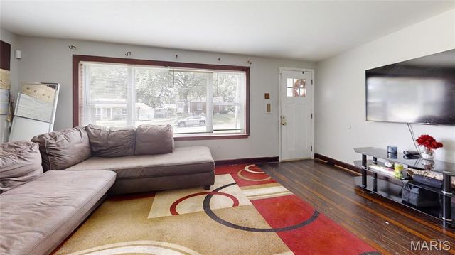 8007 Titus Road, St Louis, MO 63114