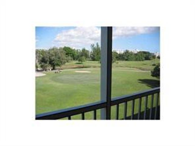 3351 S PALM AIRE Drive 208, Pompano Beach, FL 33069