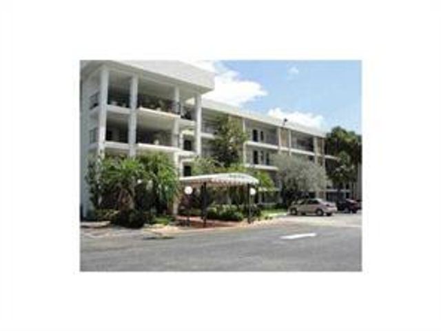 3351 S PALM AIRE Drive 208, Pompano Beach, FL 33069