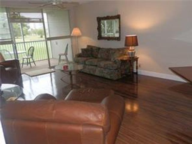3351 S PALM AIRE Drive 208, Pompano Beach, FL 33069