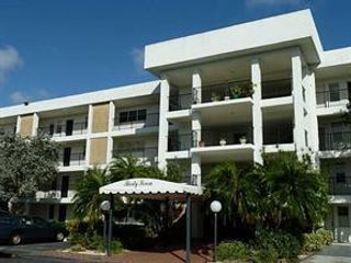 3351 S PALM AIRE Drive 208, Pompano Beach, FL 33069