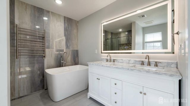 115 Forest Drive, Piscataway, NJ 08854