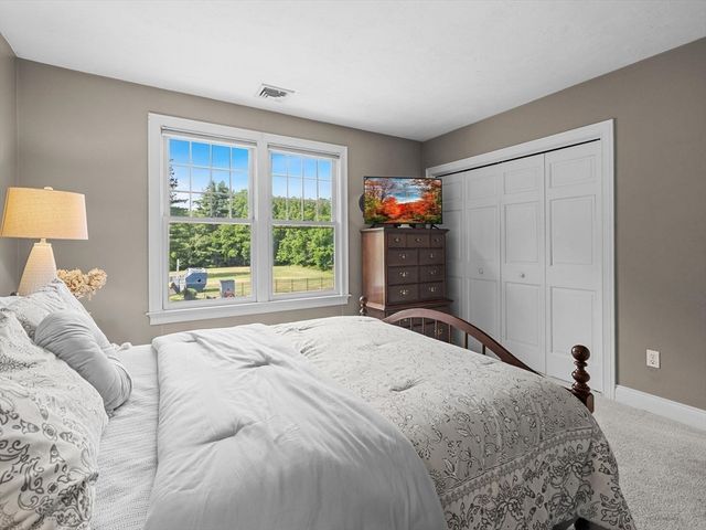 6 Warburton Lane, Westborough, MA 01581