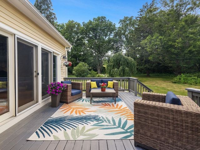 6 Warburton Lane, Westborough, MA 01581