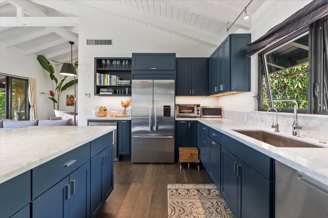 33 Hana Hwy, Paia, HI 96779