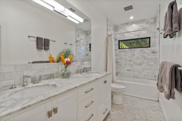 33 Hana Hwy, Paia, HI 96779