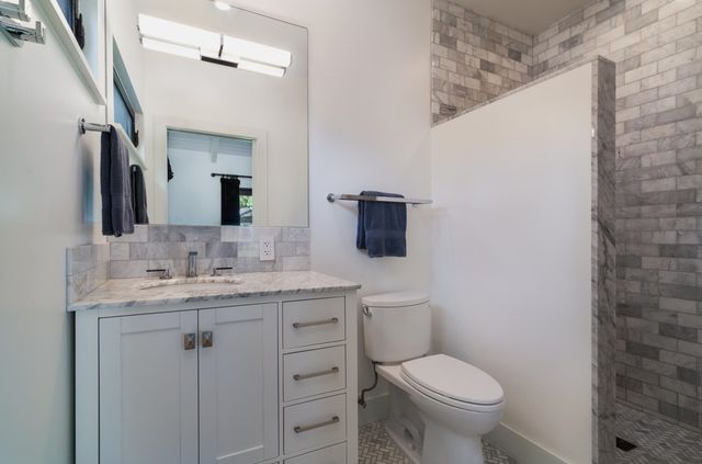 33 Hana Hwy, Paia, HI 96779