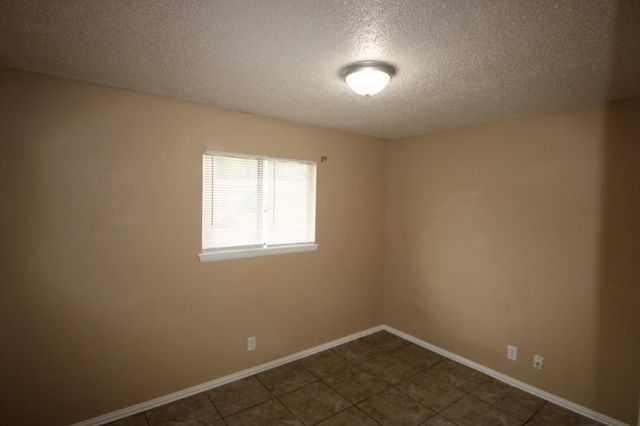 902 N 30th Street, Rogers, AR 72756