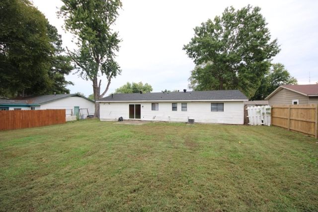 902 N 30th Street, Rogers, AR 72756