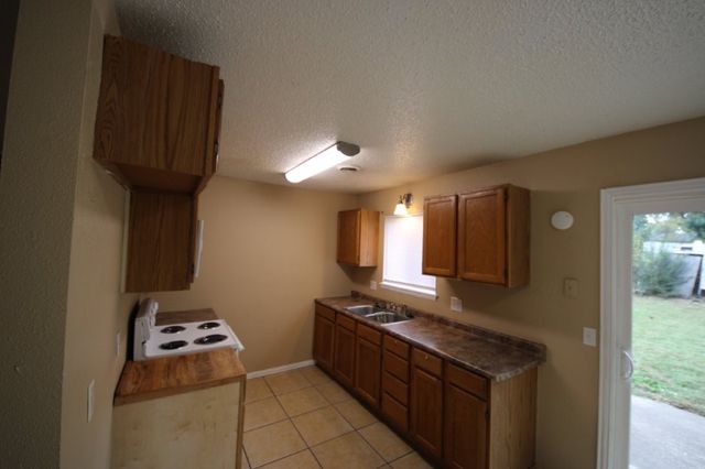 902 N 30th Street, Rogers, AR 72756