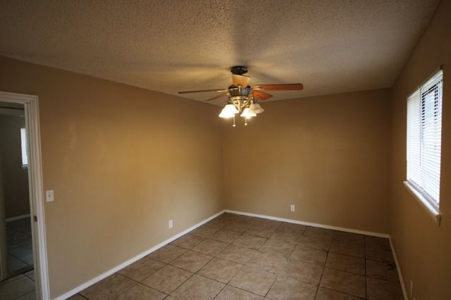 902 N 30th Street, Rogers, AR 72756