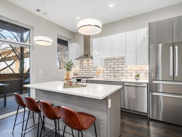 1802 S State Street 103, Chicago, IL 60616
