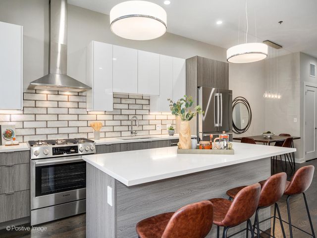 1802 S State Street 103, Chicago, IL 60616