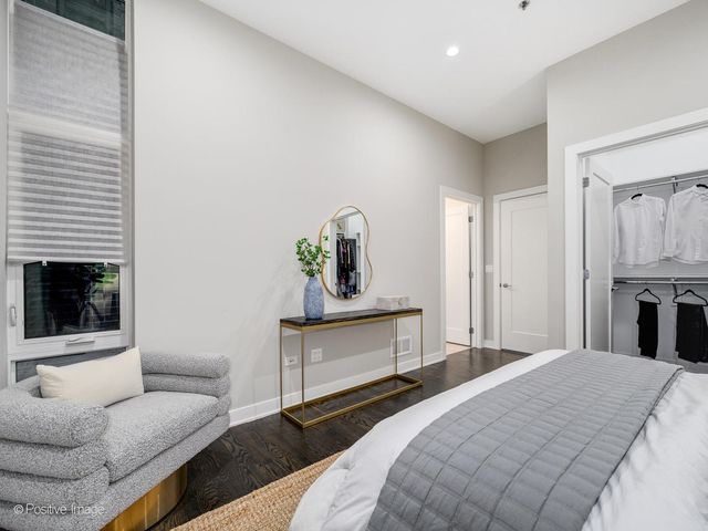 1802 S State Street 103, Chicago, IL 60616