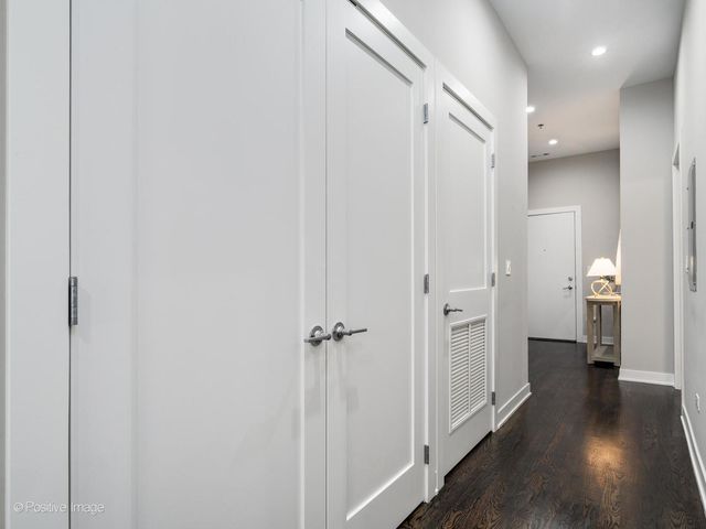1802 S State Street 103, Chicago, IL 60616