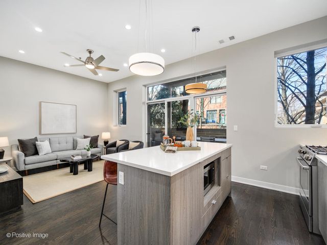 1802 S State Street 103, Chicago, IL 60616