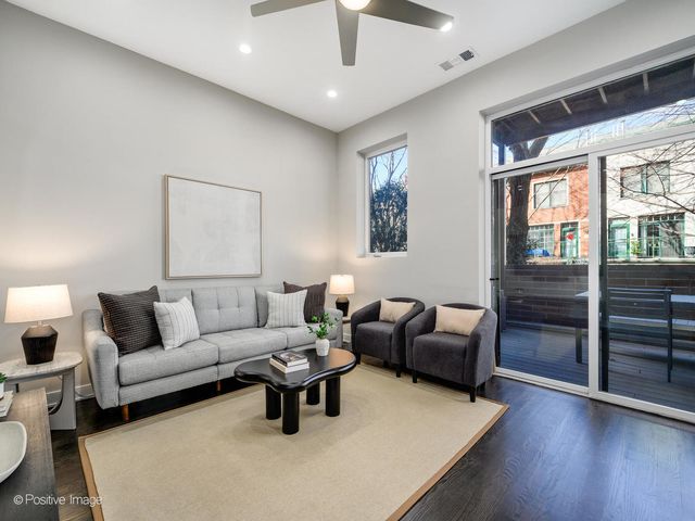 1802 S State Street 103, Chicago, IL 60616