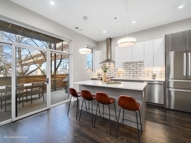 1802 S State Street 103, Chicago, IL 60616