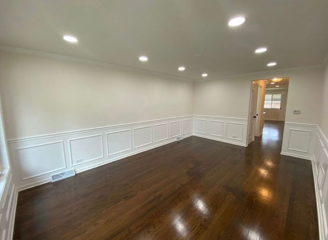 5749 W 63rd Place, Chicago, IL 60638