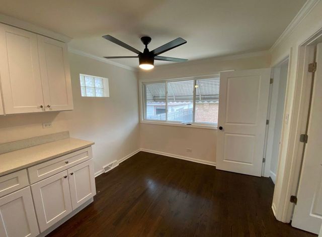 5749 W 63rd Place, Chicago, IL 60638