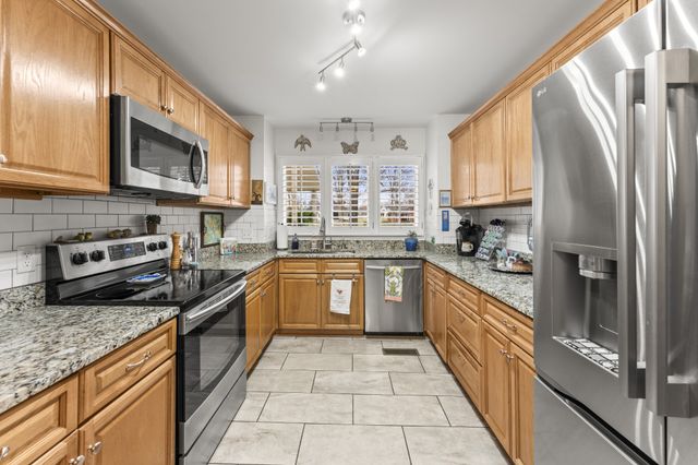 6 Chadsworth Pl, Tullahoma, TN 37388