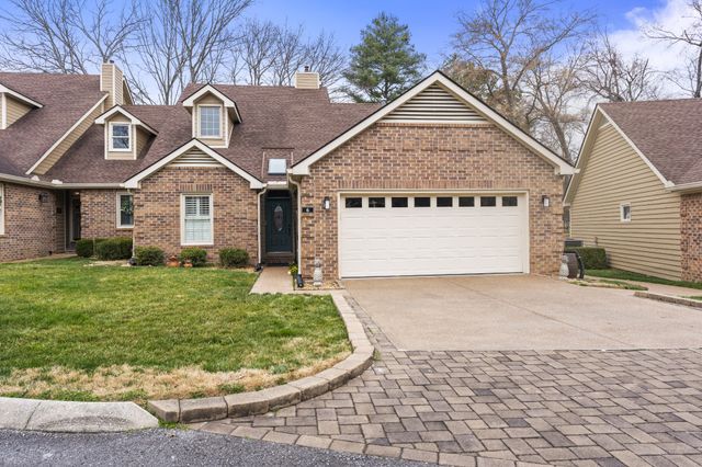 6 Chadsworth Pl, Tullahoma, TN 37388