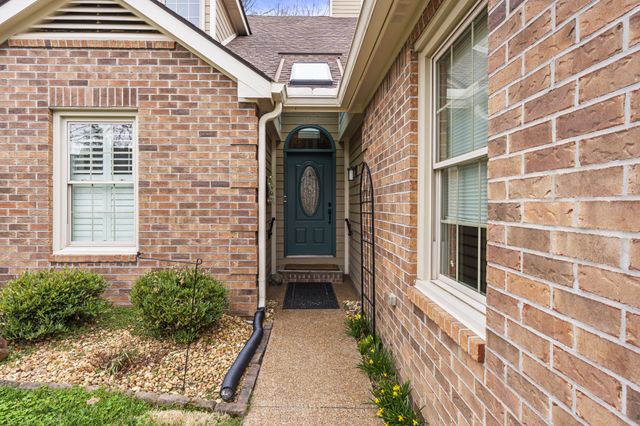 6 Chadsworth Pl, Tullahoma, TN 37388