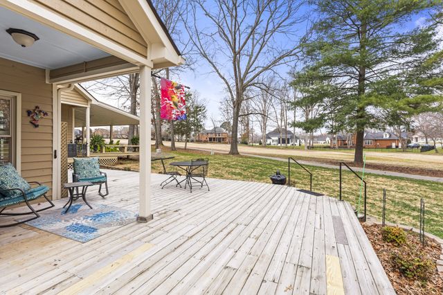 6 Chadsworth Pl, Tullahoma, TN 37388