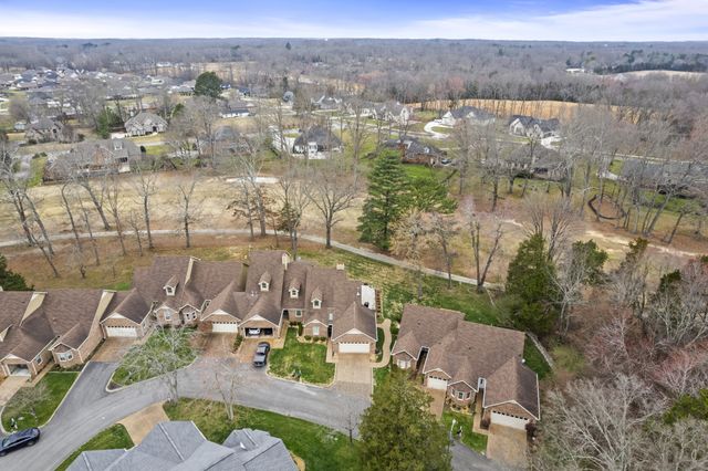 6 Chadsworth Pl, Tullahoma, TN 37388