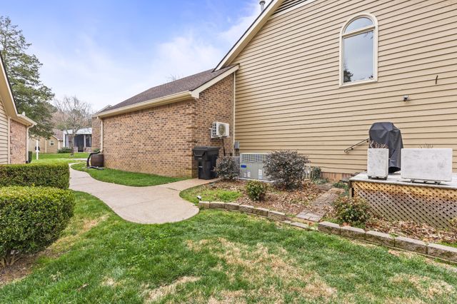 6 Chadsworth Pl, Tullahoma, TN 37388