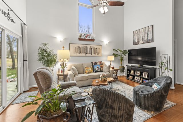 6 Chadsworth Pl, Tullahoma, TN 37388