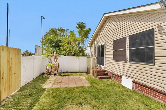 10027 Berrypatch Lane, Tomball, TX 77375