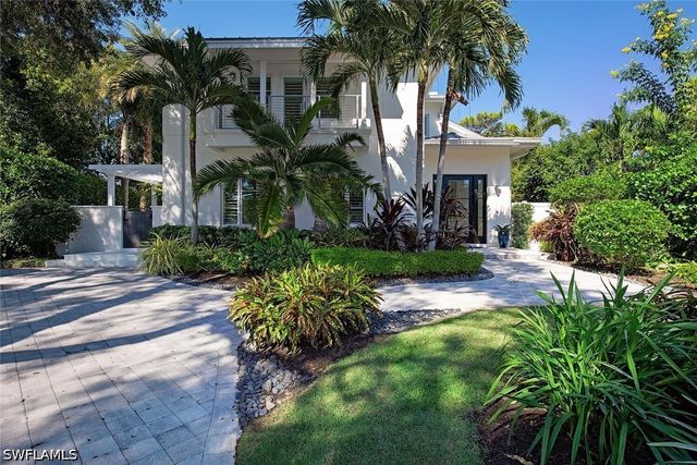501 2nd AVE N, Naples, FL 34102