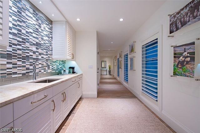 501 2nd AVE N, Naples, FL 34102